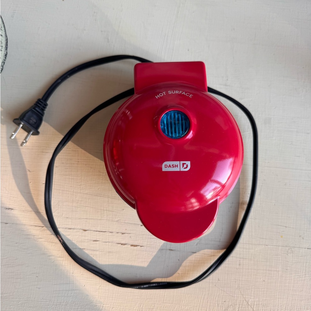 Dash Red Mini Waffle Maker